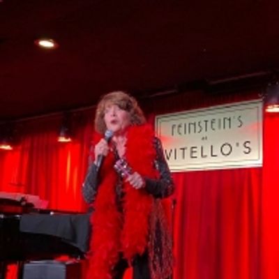 BWW Review: Susan Edwards Martin's HOLIDAY EXTRAVAGANZA Hits The Mark
