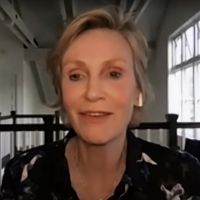 VIDEO: Jane Lynch Gives Her Dogs Human Names on THE TONIGHT SHOW