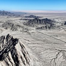 CUANDO LOS OJOS BAJAN DEL CERRO, Performance De Miguel Fernández De Castro En El Mus
