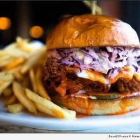 Los Angeles Has A New Spicy Chicken Sandwich Champion At H Cafe