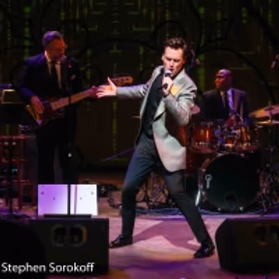 Photos: Erich Bergen Rings in the New Year at the Wick Theatre