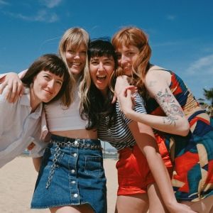 Los Bitchos to Release New Album 'Talkie Talkie'