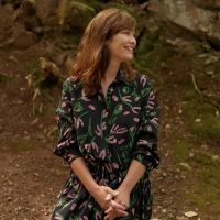 Mina Tindle Shares Video For 'Lions'