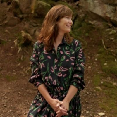 Mina Tindle Shares Video For 'Lions'