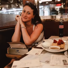 EDINBURGH 2026 Review: LETTERS TO JOAN – A LOVELY NEW PLAY, Pleasance Courtyard