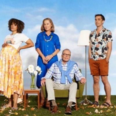 BWW REVIEW: Identity, Independence And The Need To See The Whole Person Plays Out In GRAND HORIZONS