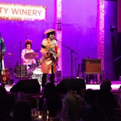 Review: THE BEATLES BRUNCH at City Winery Features Bottomless Brunch, Booze, and Beatles