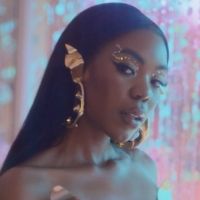 R&B Singer Elaine Releases New Single 'Shine'