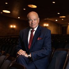Sarasota Opera Announces Departure Of Longtime Artistic Director Victor DeRenzi
