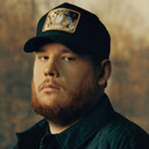 Luke Combs' 'Fast Car' Remains #1 On Billboard Hot Country Songs Chart For…