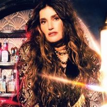 Idina Menzel Will Headline Palm Springs Pride Festival This November