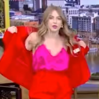 VIDEO: Julianne Hough Performs Some of Her POTUS Rap on LIVE! With Kelly & Ryan