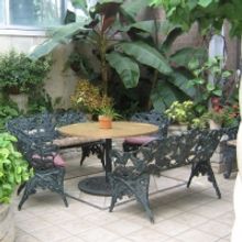 DINING OUT-The Good News in NYC