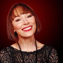 Birdland Jazz Presents The Return Of Karen Akers In WATER UNDER THE BRIDGE This Month