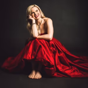 A MERRY LITTLE CHRISTMAS WITH MEGAN HILTY is Coming to Steppenwolf Theatre