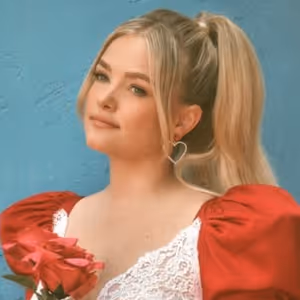 Hailey Whitters Announces New EP 'I'm In Love'