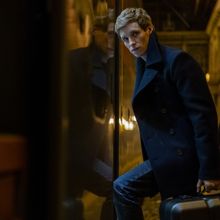 Video: Eddie Redmayne Stars in THE DAY OF THE JACKAL Opening Clip