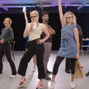 Video: ROMY & MICHELE Cast Sing 'Businesswoman’s Special'