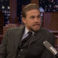 VIDEO: Charlie Hunnam Talks About Escaping a Wasp Attack on THE TONIGHT SHOW WITH…