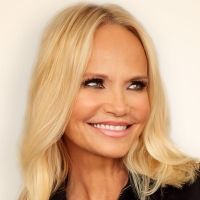Interview: Kristin Chenoweth on Putting Chronic Migraine 'Center Stage' With AbbVie