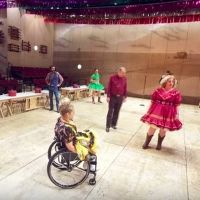 VIDEO: The Cast of OKLAHOMA! Performs 'The Farmer and the Cowman' in New 360-Degree…