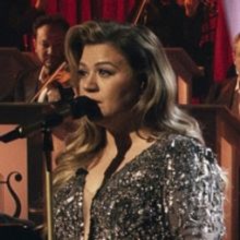 Leslie Odom Jr, Ariana Grande & More Join Kelly Clarkson Christmas Special