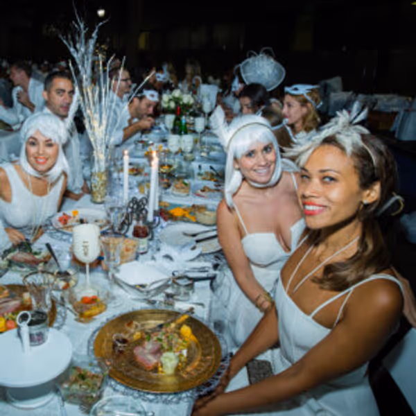 DÎNER EN BLANC Returns to New York City on 10/1 Photo