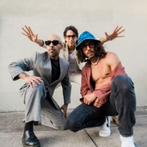 Chicano Batman Release New Song 'Tanto Arriba Como Abajo'