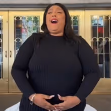 WATCH: Lizzo Takes MOULIN ROUGE!'s 'El Tango De Roxanne' Up the Octave At the…