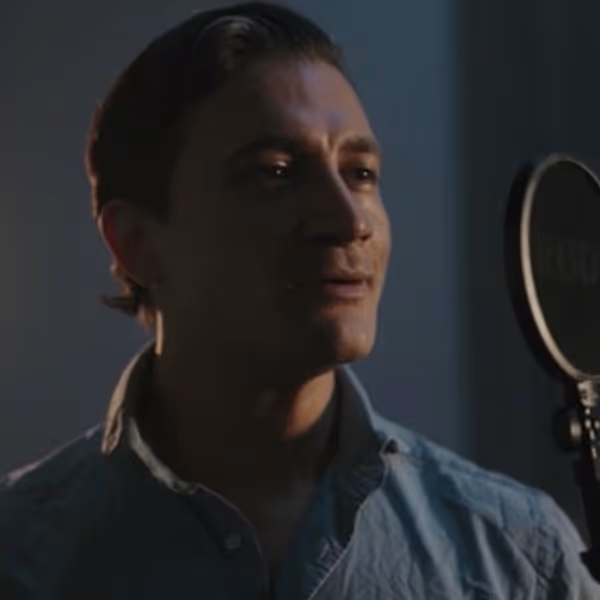 Video: Dean John-Wilson Performs 'In The Light' From A MIRRORED MONET Photo