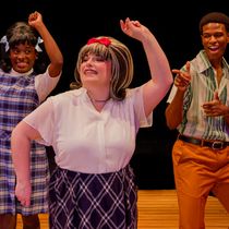Review: HAIRSPRAY at Derby Dinner Playhouse
