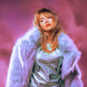 Suki Waterhouse to Embark on Headline THE SPARKLEMUFFIN TOUR
