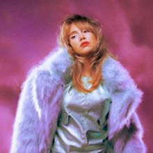 Suki Waterhouse to Embark on Headline THE SPARKLEMUFFIN TOUR