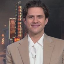 Interviews: Dove Cameron y Aaron Tveit sobre sus nuevos roles en SCHMIGADOON!