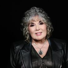 Heart's Ann Wilson and Tripsitter to Release New Album 'Consecrated Ground' This Summ