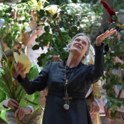 Review: Shakespeare&#039;s TWELFTH NIGHT Offers Songs of Love and Laughter in the Beautiful Woods at Theatricum Botanicum