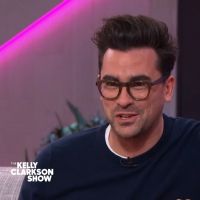 VIDEO: Dan Levy Watches His Old Interview With Kelly Clarkson