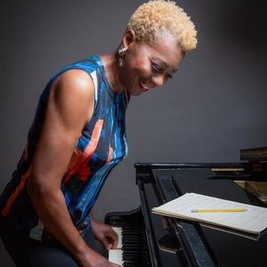Interview: CARMEN LUNDY at THE POCKET, NYC and her new album, 'Notes from the Wine…