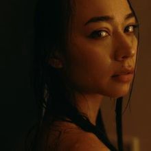 Photos: Saïna to Release HOTEL 555 EP with New Single 'Darkest Hours'