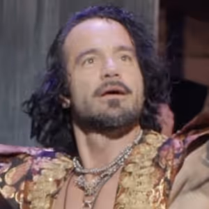 Video: Watch Ramin Karimloo Sing 'I Am A Pirate King' in PIRATES!