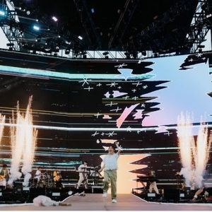 YOASOBI Perform in U.S. For the First Time at Head in the Clouds L.A. As 'Idol' Continues to Break Records
