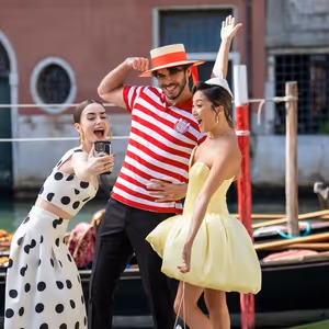 Video/Photos: Ashley Park & More in EMILY IN PARIS Season 5 Trailer