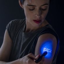 Video: Watch Krysten Ritter in a Chilling First-Look Teaser Trailer of ORPHAN BLACK: 