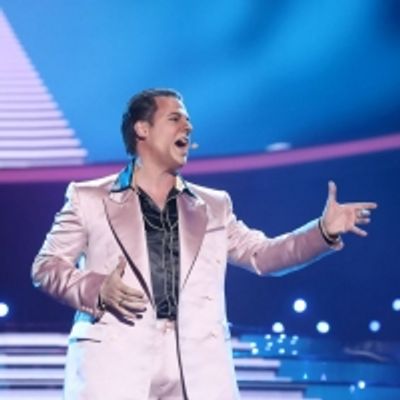 STAGE TUBE: Ger&oacute;nimo Rauch interpreta a Freddie Mercury en TU CARA ME SUENA