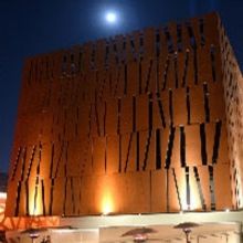 GRoW @ The Wallis Will Offer Young Arts Journalists Professional Mentorships