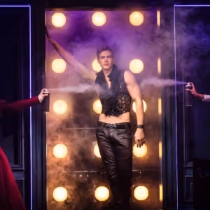 Review: DRACULA, A COMEDY OF TERRORS, Menier Chocolate Factory