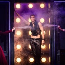 Review: DRACULA, A COMEDY OF TERRORS, Menier Chocolate Factory