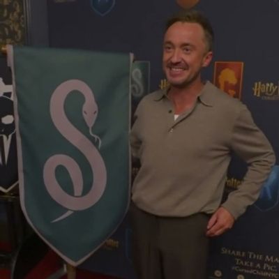 Video: Tom Felton Sees the HARRY POTTER & THE CURSED CHILD Theatre For the First Time