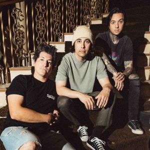 Video: Pierce The Veil Share '12 Fractures' (Feat. chloe moriondo) Visual