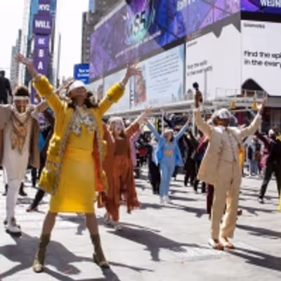STAGE TUBE: Broadway se re&uacute;ne en Times Square para una actuaci&oacute;n especial
